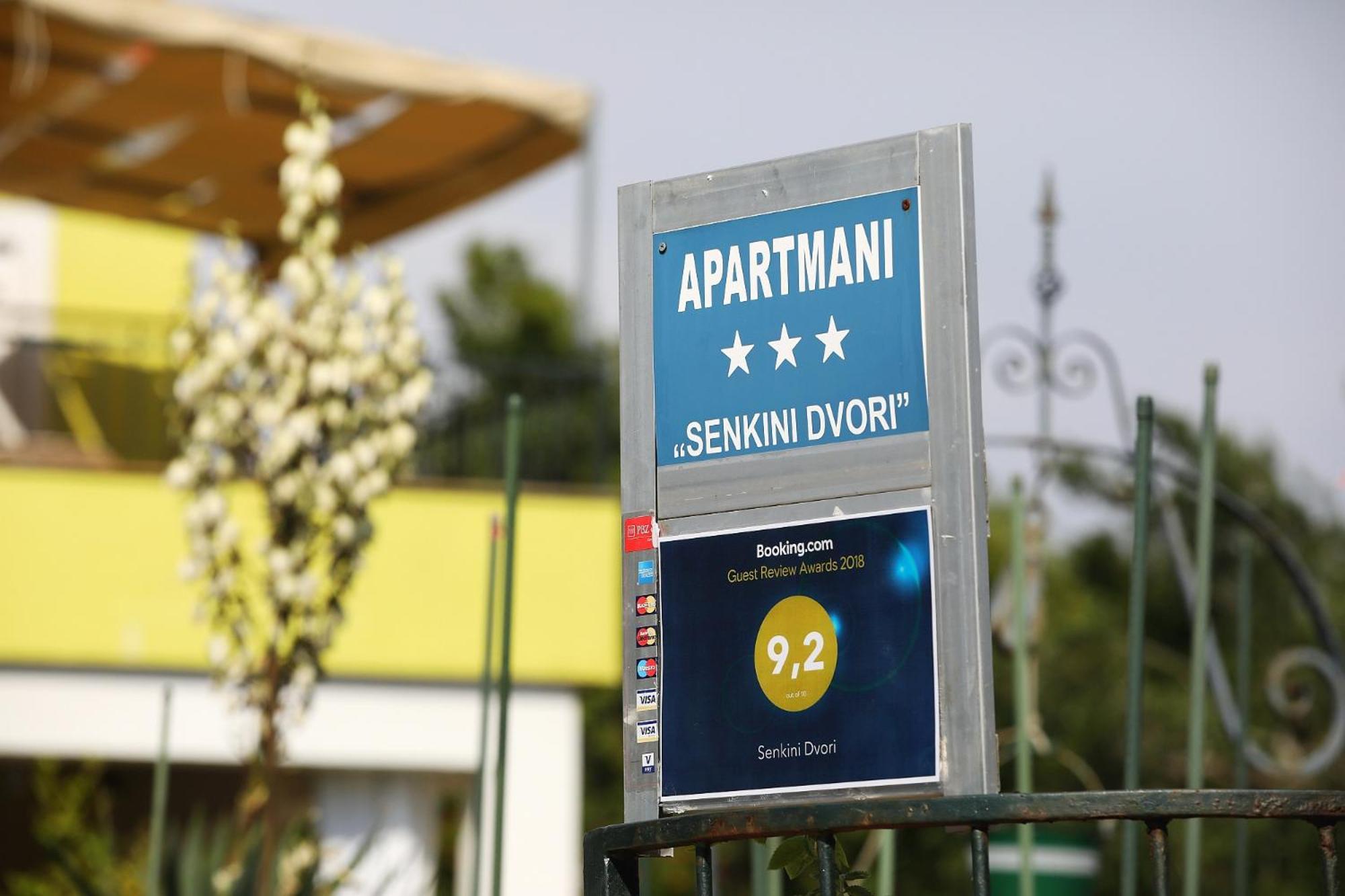Senkini Dvori Apartment Sutomiscica Exterior photo